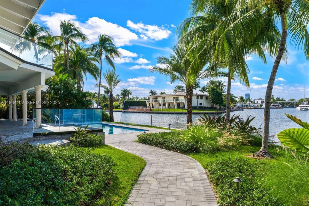 En Venta: $4,950,000 (3 camas, 4 baños, 5281 Pies cuadrados)