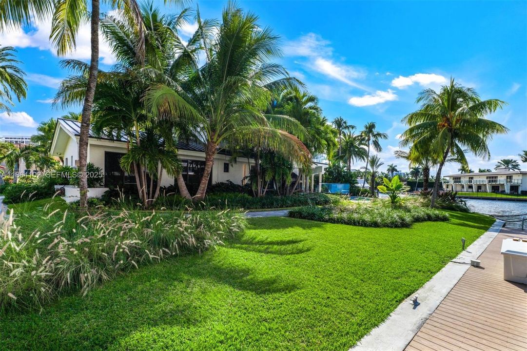 En Venta: $4,950,000 (3 camas, 4 baños, 5281 Pies cuadrados)