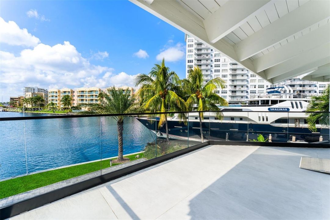 En Venta: $4,950,000 (3 camas, 4 baños, 5281 Pies cuadrados)