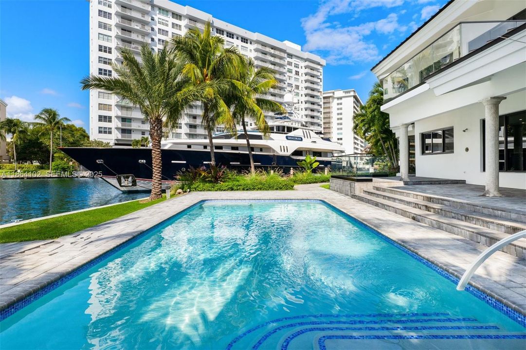 En Venta: $4,950,000 (3 camas, 4 baños, 5281 Pies cuadrados)