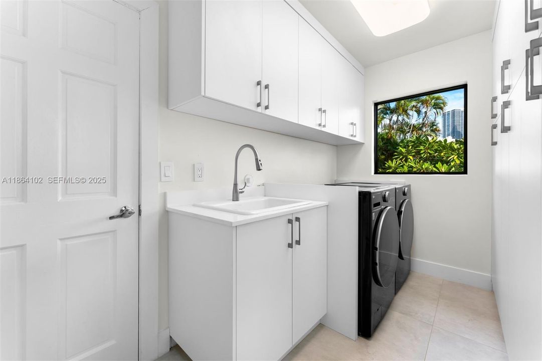 En Venta: $4,950,000 (3 camas, 4 baños, 5281 Pies cuadrados)