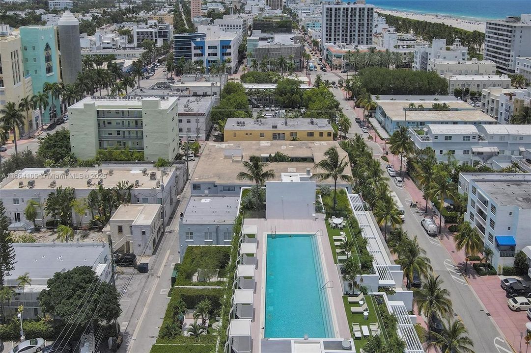 For Sale: $325,000 (1 beds, 1 baths, 700 Square Feet)