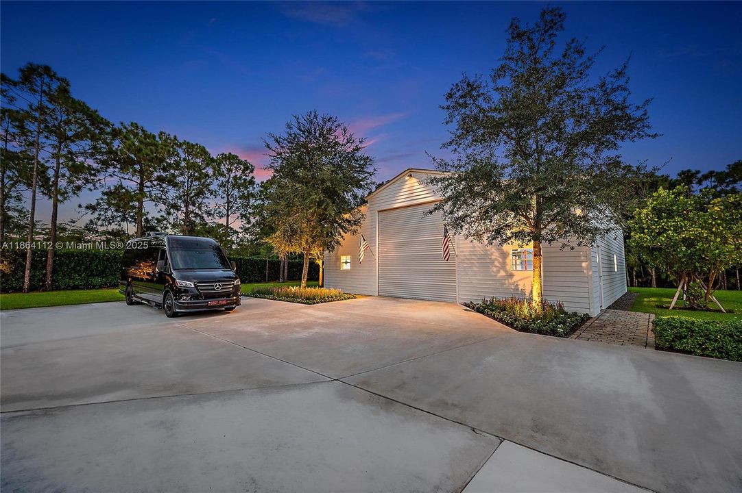 Vendido Recientemente: $4,750,000 (5 camas, 6 baños, 6027 Pies cuadrados)