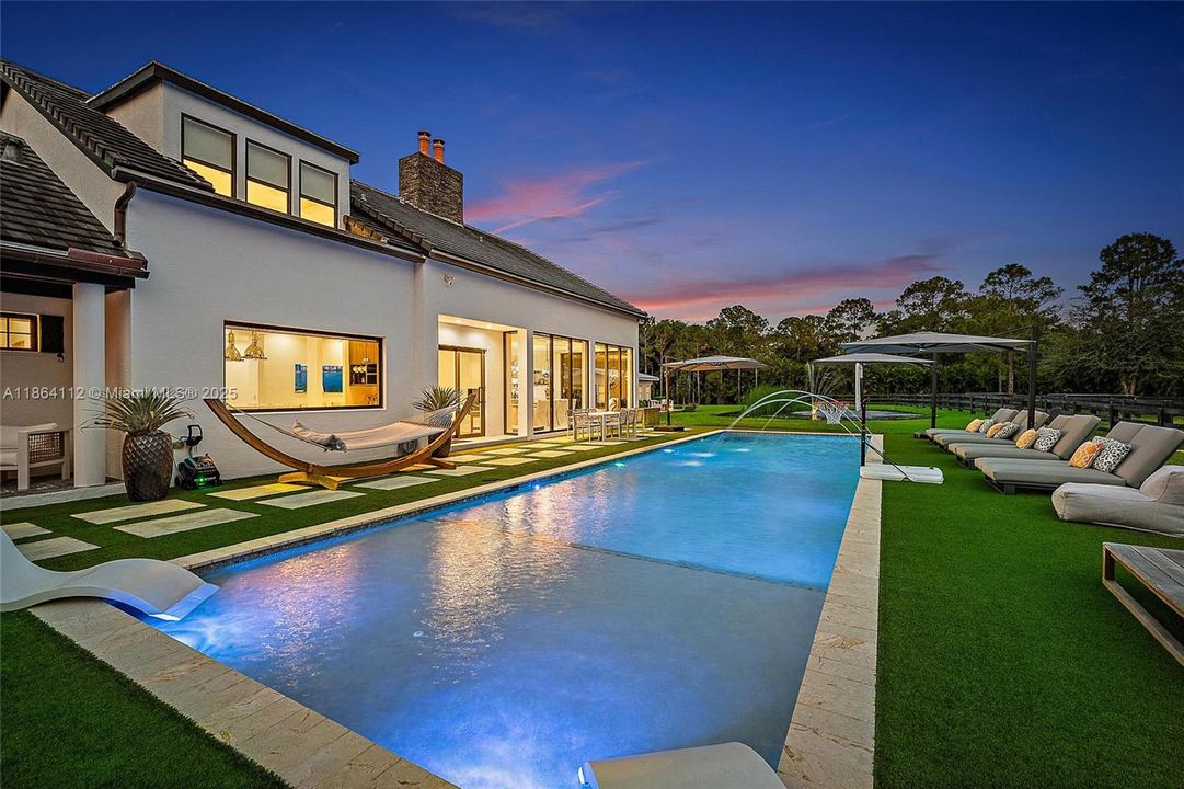 Vendido Recientemente: $4,750,000 (5 camas, 6 baños, 6027 Pies cuadrados)