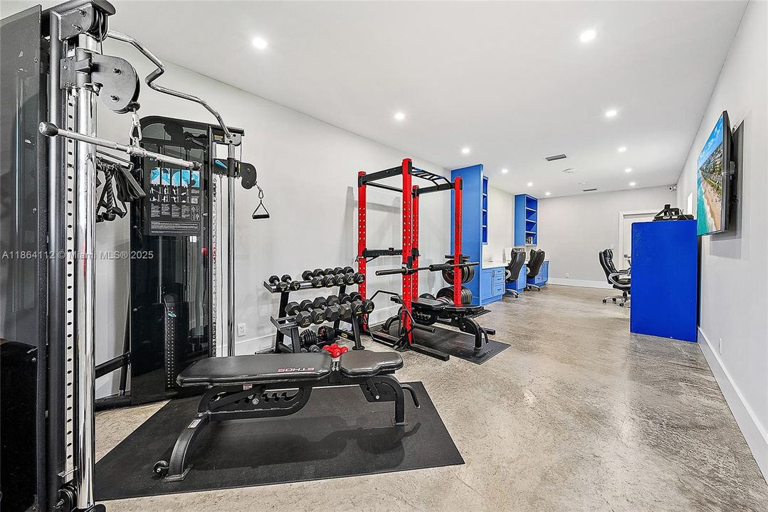 Vendido Recientemente: $4,750,000 (5 camas, 6 baños, 6027 Pies cuadrados)