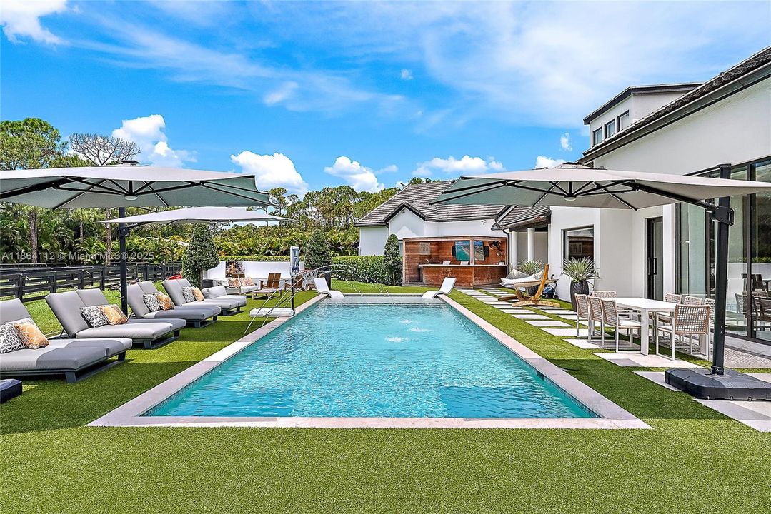 Vendido Recientemente: $4,750,000 (5 camas, 6 baños, 6027 Pies cuadrados)