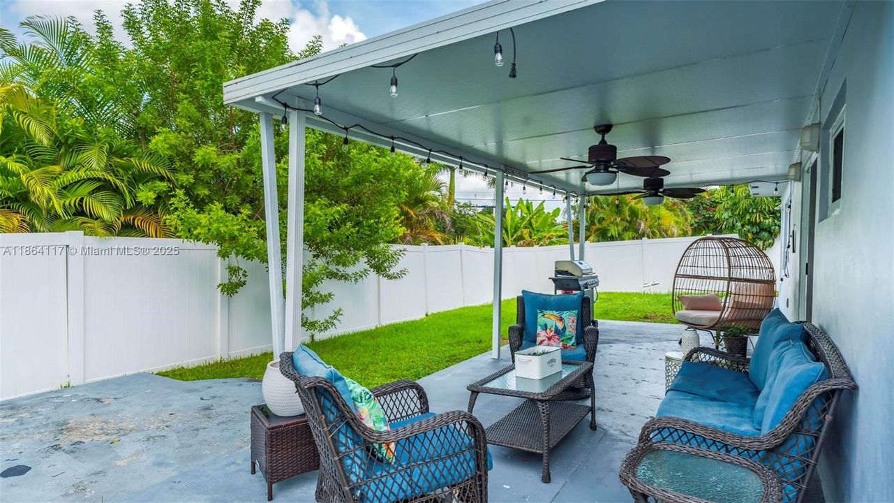 На продажу: $599,000 (3 спален, 2 ванн, 1476 Квадратных фут)