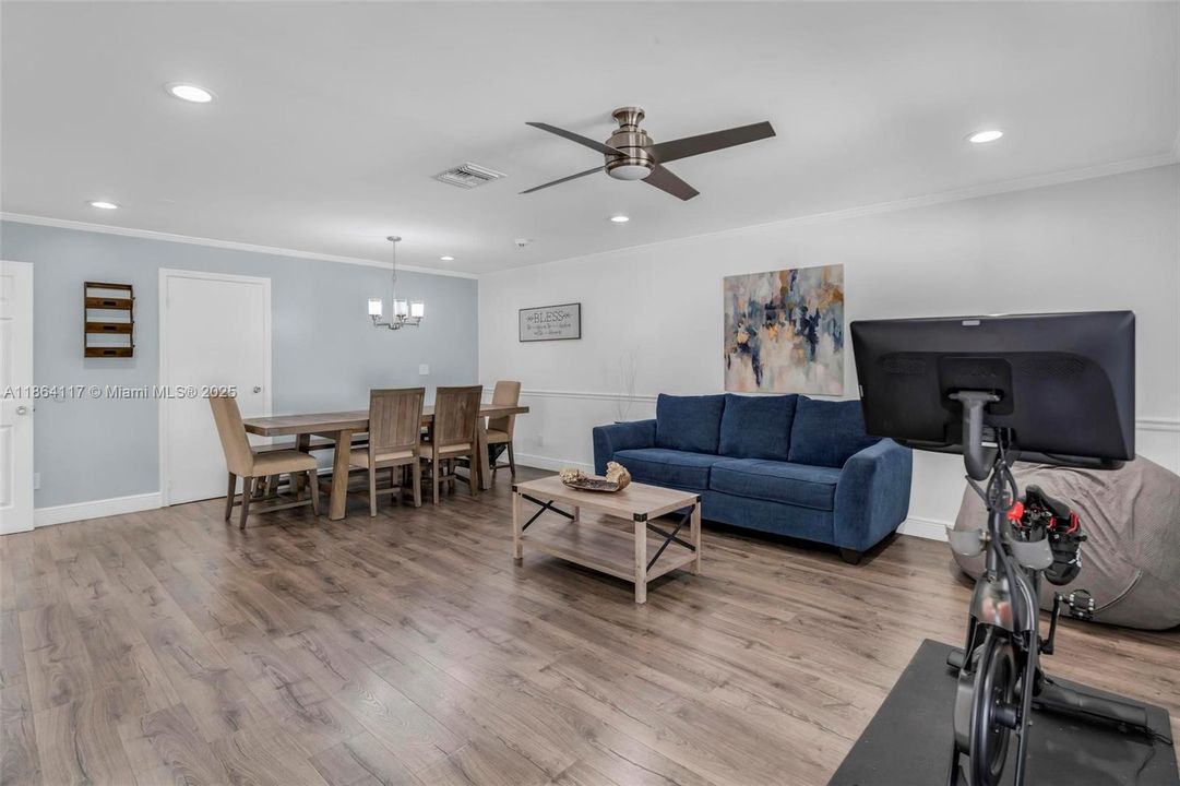 На продажу: $599,000 (3 спален, 2 ванн, 1476 Квадратных фут)