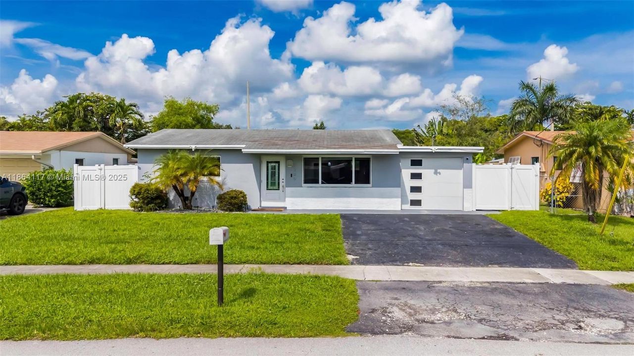 На продажу: $599,000 (3 спален, 2 ванн, 1476 Квадратных фут)