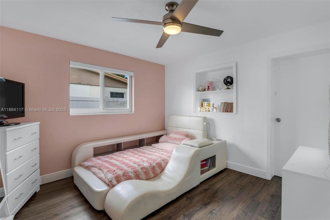 На продажу: $599,000 (3 спален, 2 ванн, 1476 Квадратных фут)