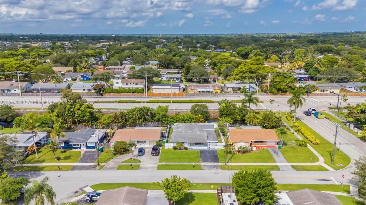 На продажу: $599,000 (3 спален, 2 ванн, 1476 Квадратных фут)