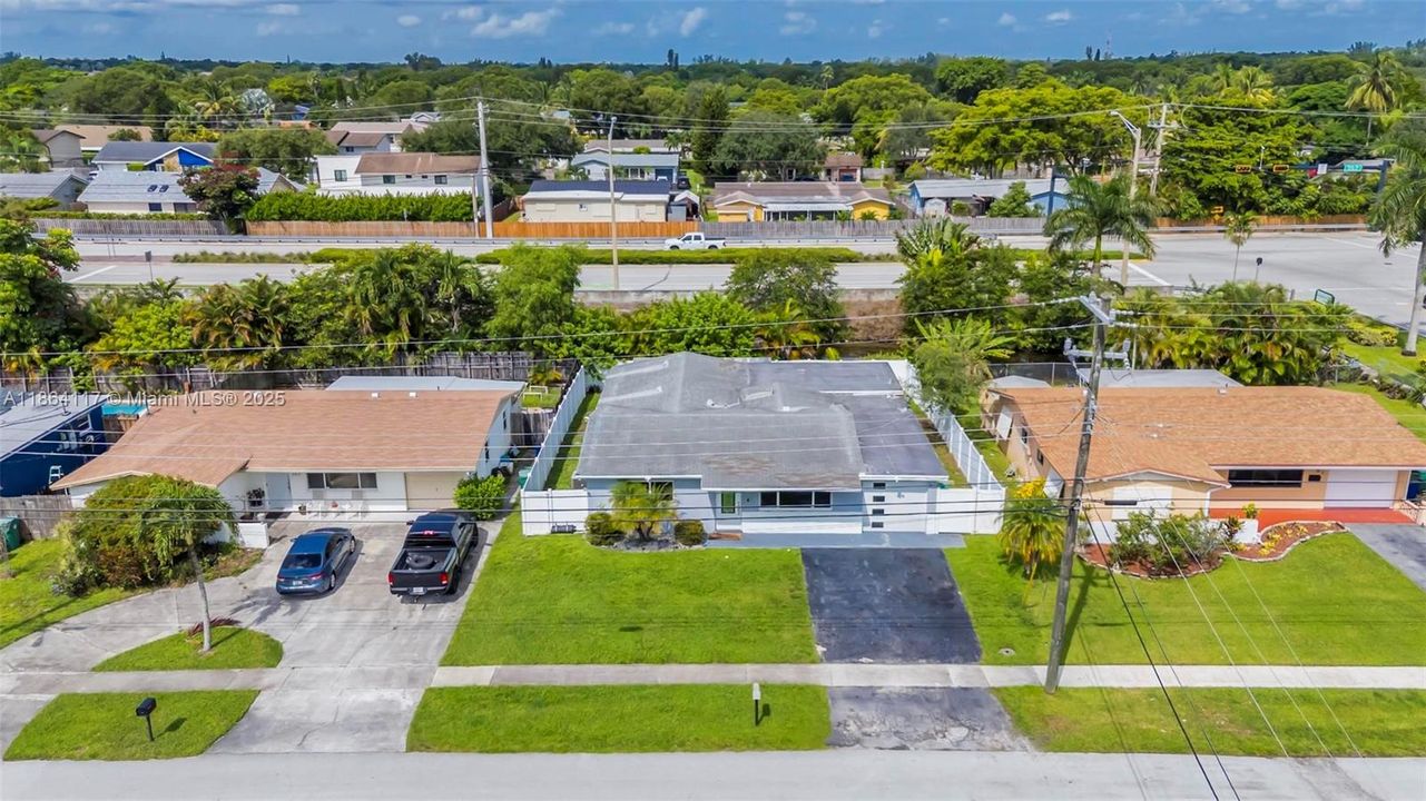 На продажу: $599,000 (3 спален, 2 ванн, 1476 Квадратных фут)