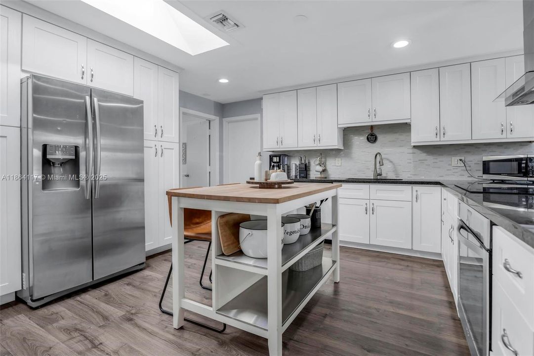 На продажу: $599,000 (3 спален, 2 ванн, 1476 Квадратных фут)