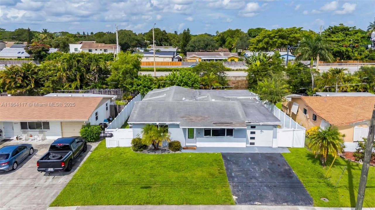 На продажу: $599,000 (3 спален, 2 ванн, 1476 Квадратных фут)