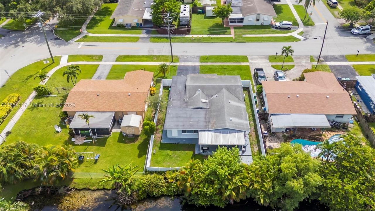 На продажу: $599,000 (3 спален, 2 ванн, 1476 Квадратных фут)