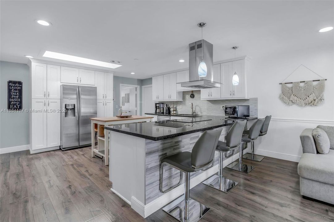 На продажу: $599,000 (3 спален, 2 ванн, 1476 Квадратных фут)