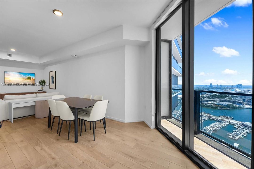 En Venta: $695,000 (1 camas, 2 baños, 665 Pies cuadrados)