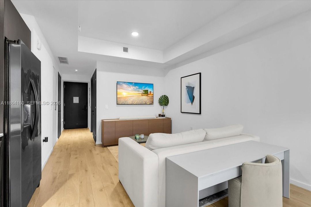 En Venta: $695,000 (1 camas, 2 baños, 665 Pies cuadrados)