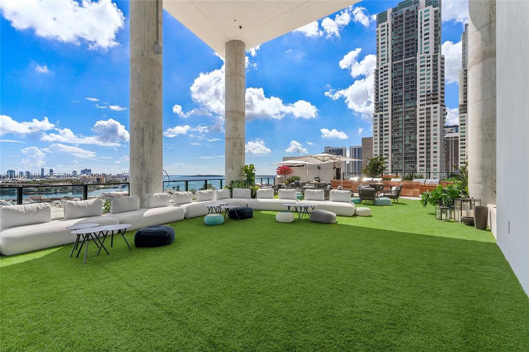 En Venta: $695,000 (1 camas, 2 baños, 665 Pies cuadrados)