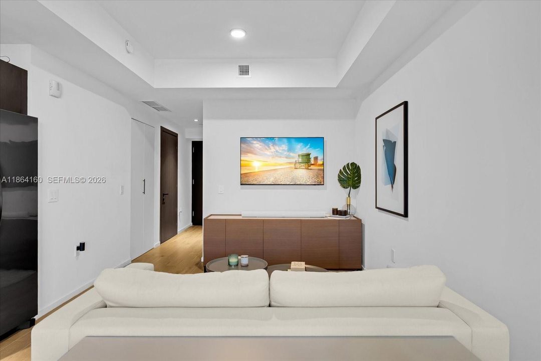 En Venta: $695,000 (1 camas, 2 baños, 665 Pies cuadrados)