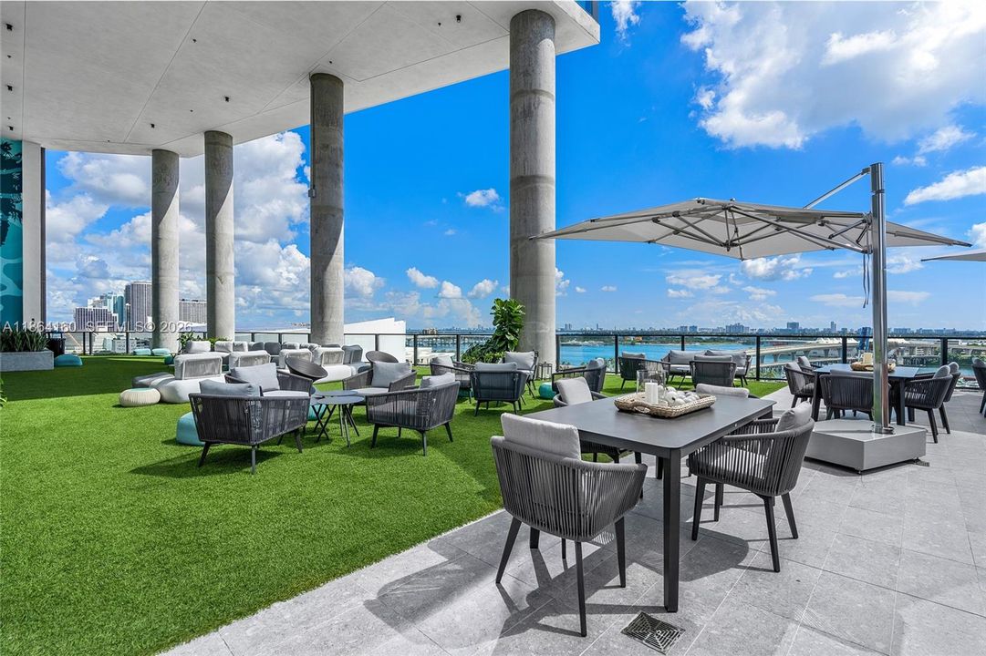 En Venta: $695,000 (1 camas, 2 baños, 665 Pies cuadrados)