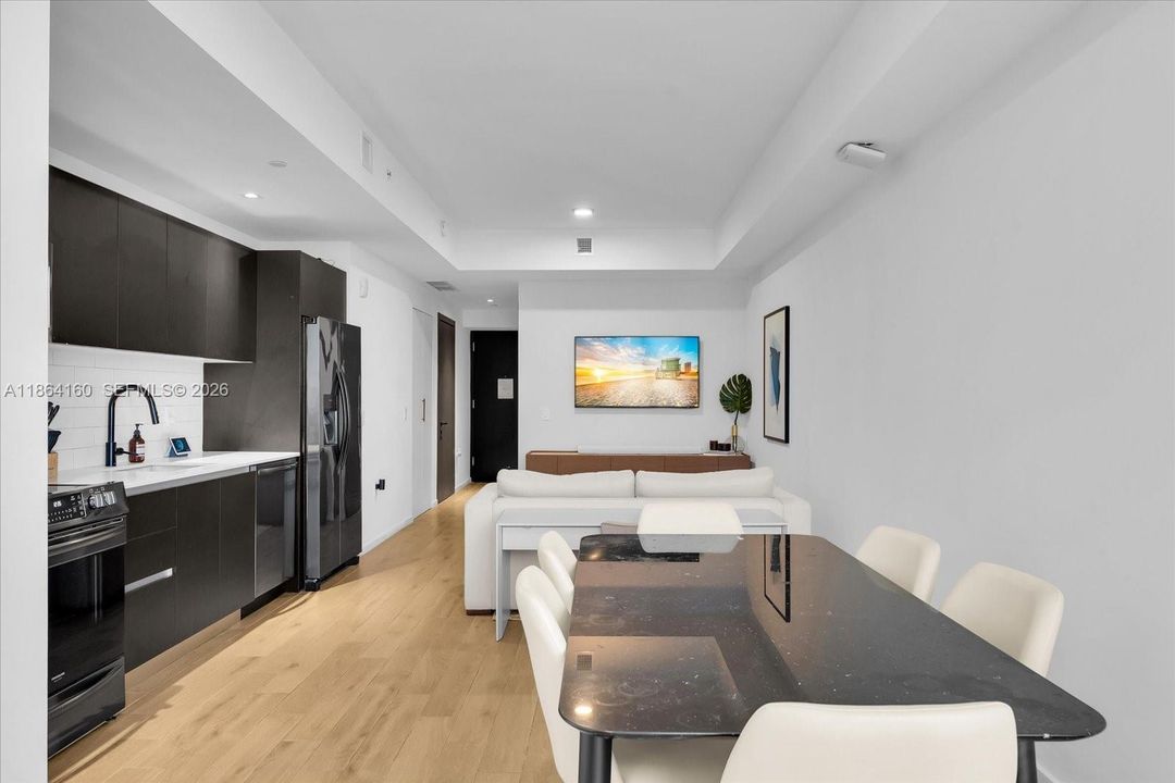 En Venta: $695,000 (1 camas, 2 baños, 665 Pies cuadrados)