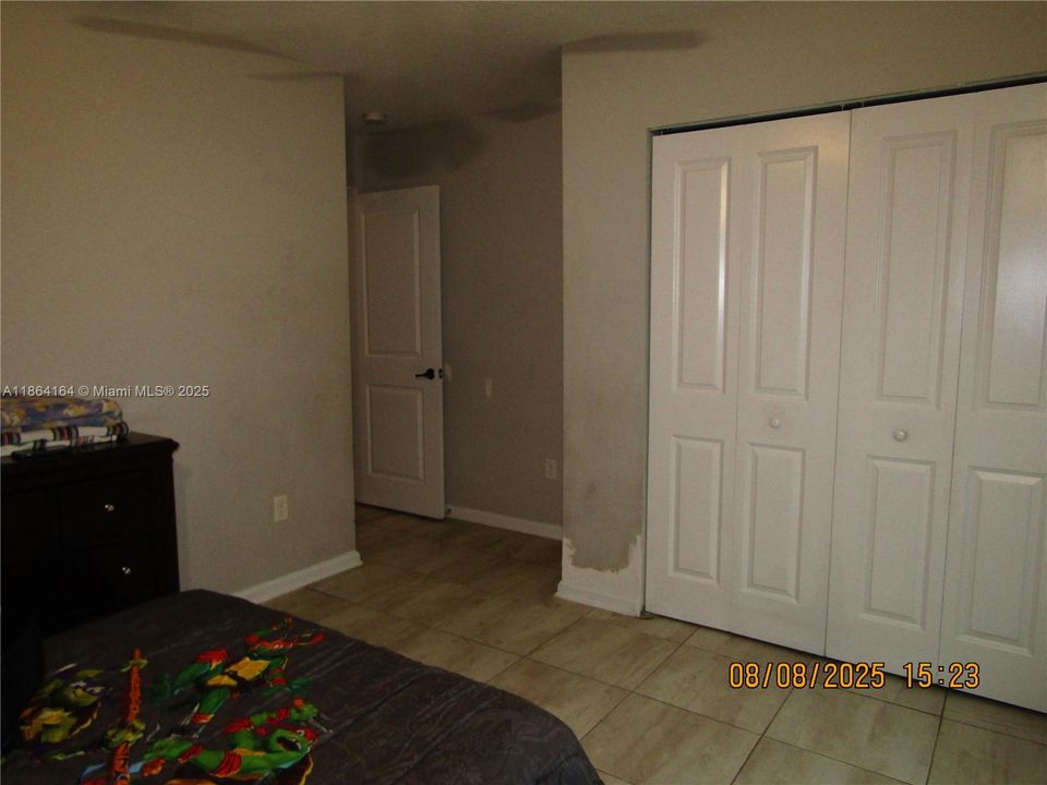 For Sale: $360,000 (4 beds, 2 baths, 1878 Square Feet)