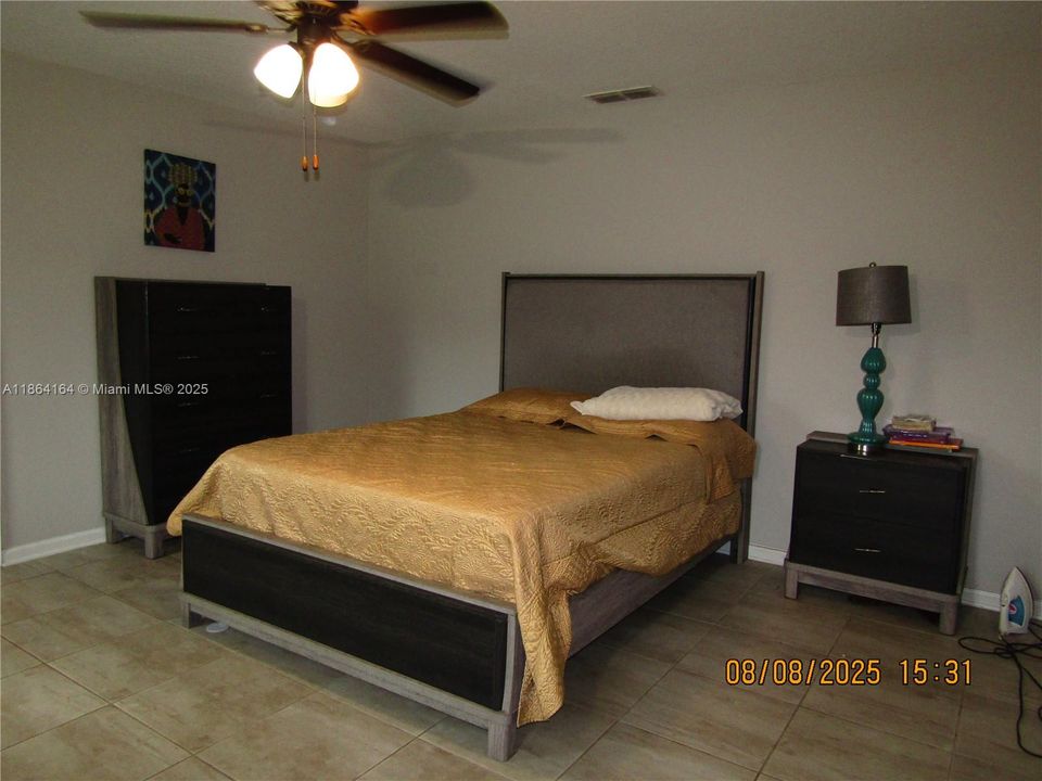 For Sale: $360,000 (4 beds, 2 baths, 1878 Square Feet)