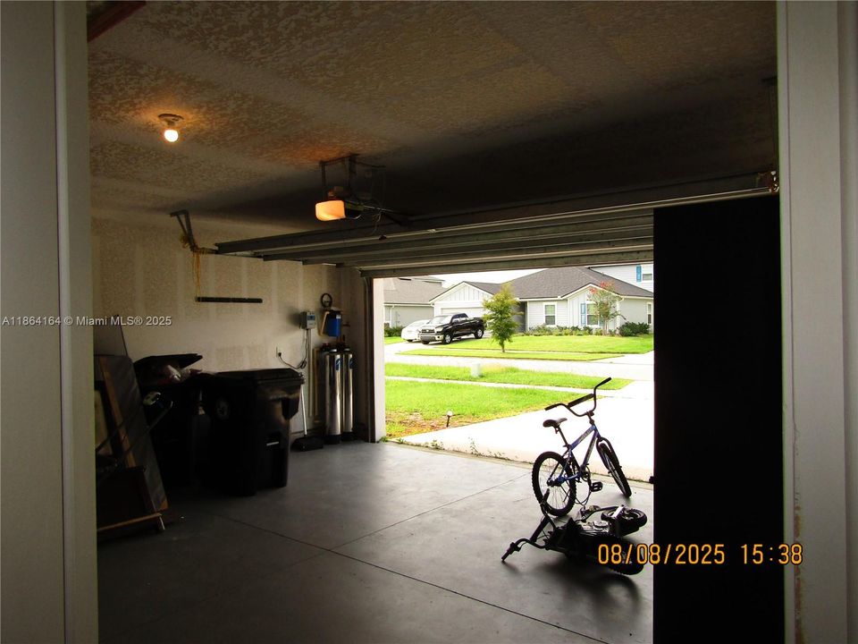 For Sale: $360,000 (4 beds, 2 baths, 1878 Square Feet)