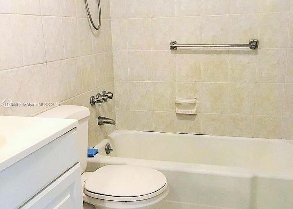 Active With Contract: $150,000 (2 beds, 1 baths, 870 Square Feet)