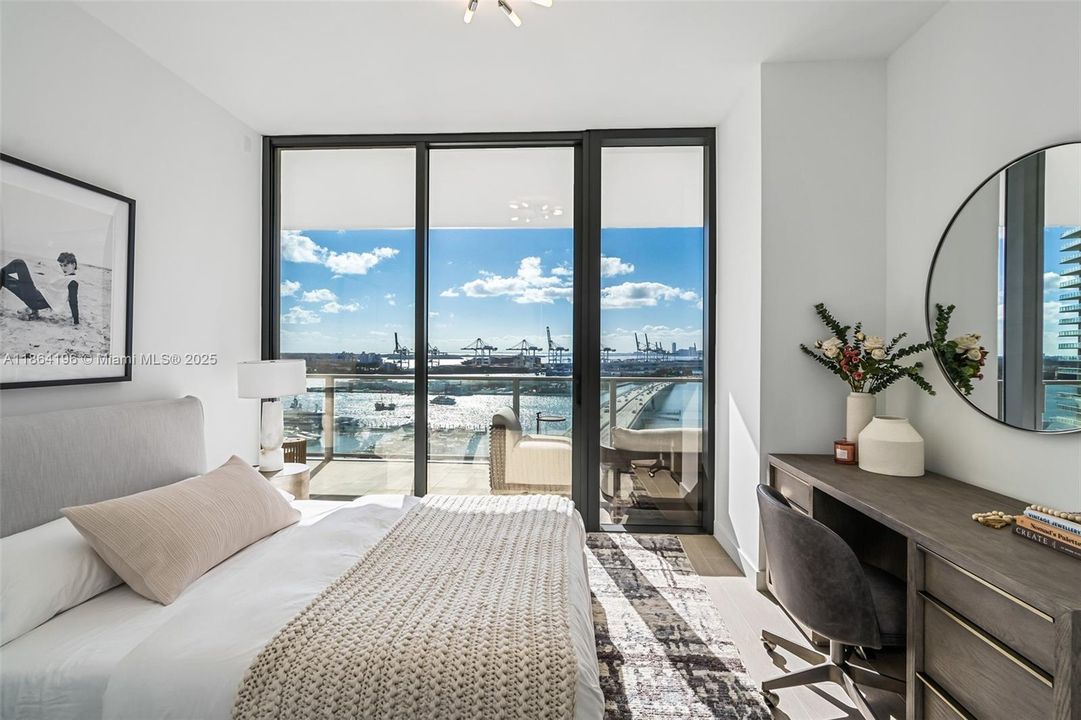 Active With Contract: $4,230,000 (3 beds, 4 baths, 1991 Square Feet)