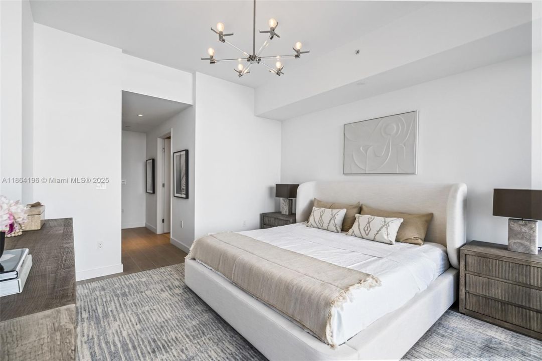 Active With Contract: $4,230,000 (3 beds, 4 baths, 1991 Square Feet)