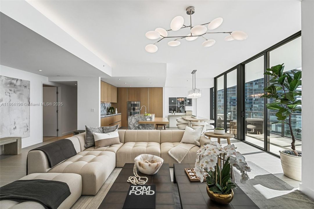 Active With Contract: $4,230,000 (3 beds, 4 baths, 1991 Square Feet)