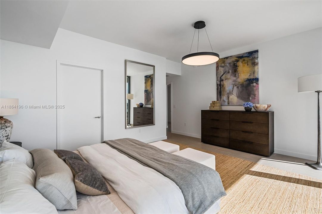 Active With Contract: $4,230,000 (3 beds, 4 baths, 1991 Square Feet)