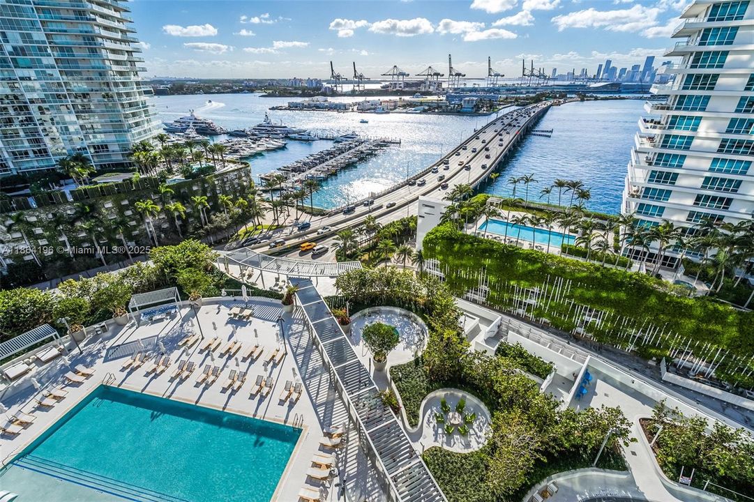 Active With Contract: $4,230,000 (3 beds, 4 baths, 1991 Square Feet)