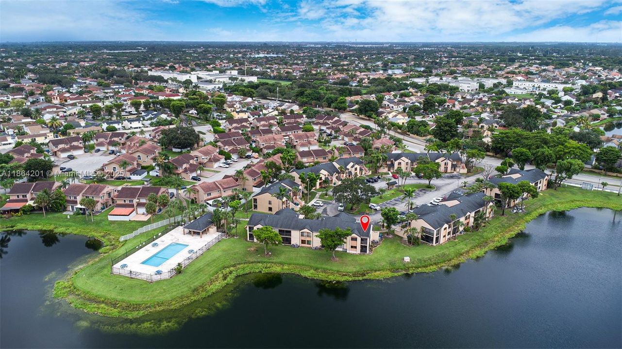 合同活跃: $399,900 (3 贝兹, 2 浴室, 1170 平方英尺)