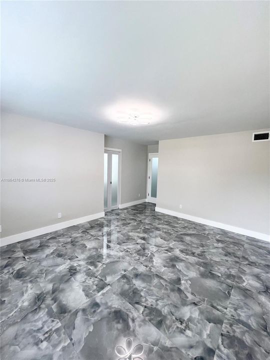 For Sale: $235,000 (2 beds, 2 baths, 1270 Square Feet)