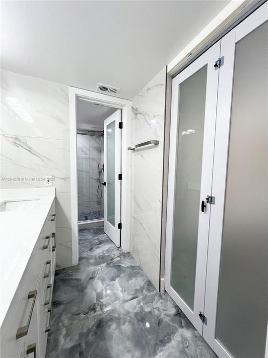 For Sale: $235,000 (2 beds, 2 baths, 1270 Square Feet)