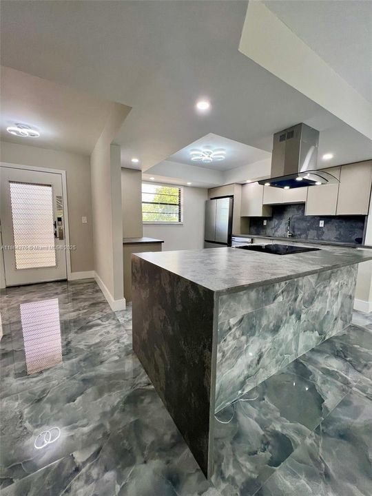 For Sale: $235,000 (2 beds, 2 baths, 1270 Square Feet)