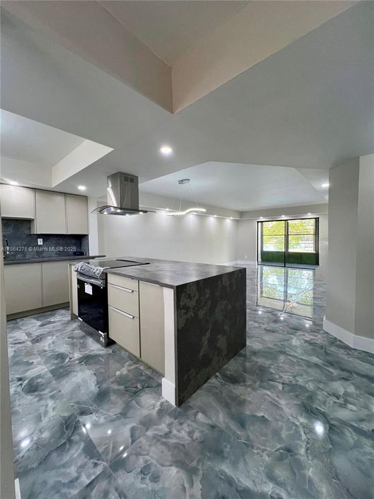 For Sale: $235,000 (2 beds, 2 baths, 1270 Square Feet)