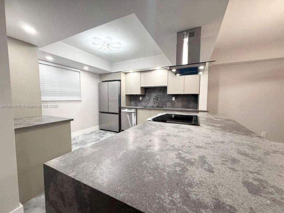 For Sale: $235,000 (2 beds, 2 baths, 1270 Square Feet)