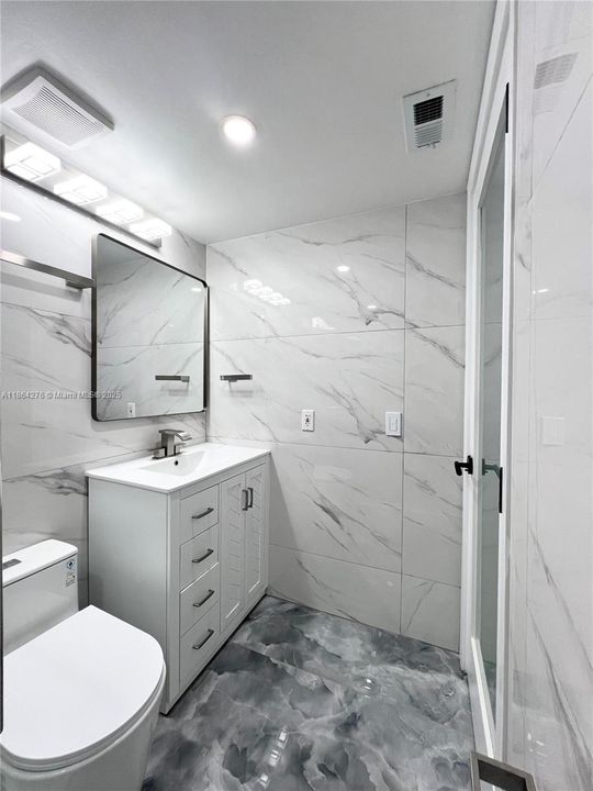 For Sale: $235,000 (2 beds, 2 baths, 1270 Square Feet)