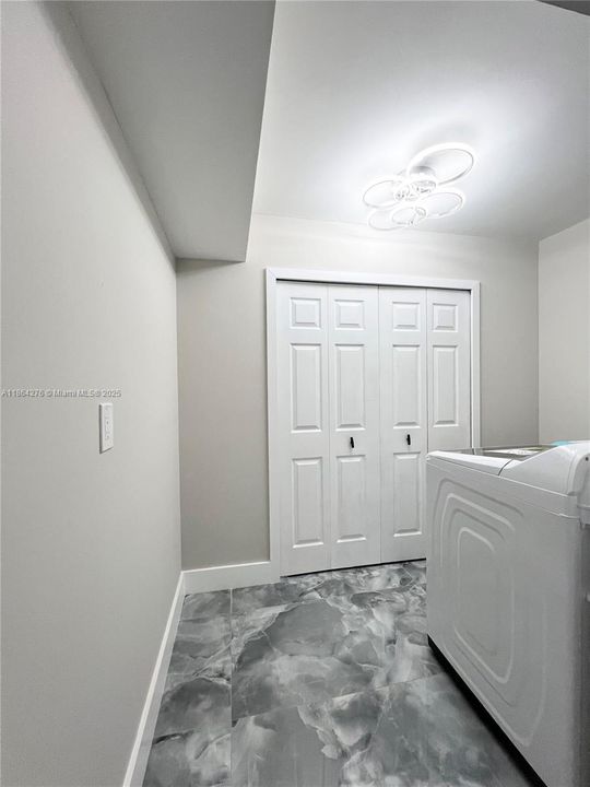 For Sale: $235,000 (2 beds, 2 baths, 1270 Square Feet)