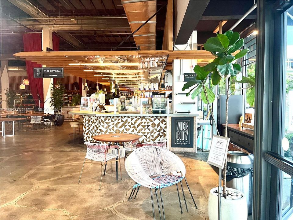 待售: $175,000 (1 贝兹, 1 浴室, 720 平方英尺)