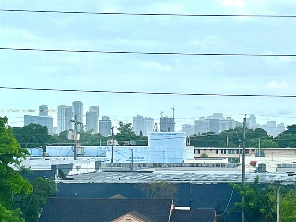 待售: $175,000 (1 贝兹, 1 浴室, 720 平方英尺)