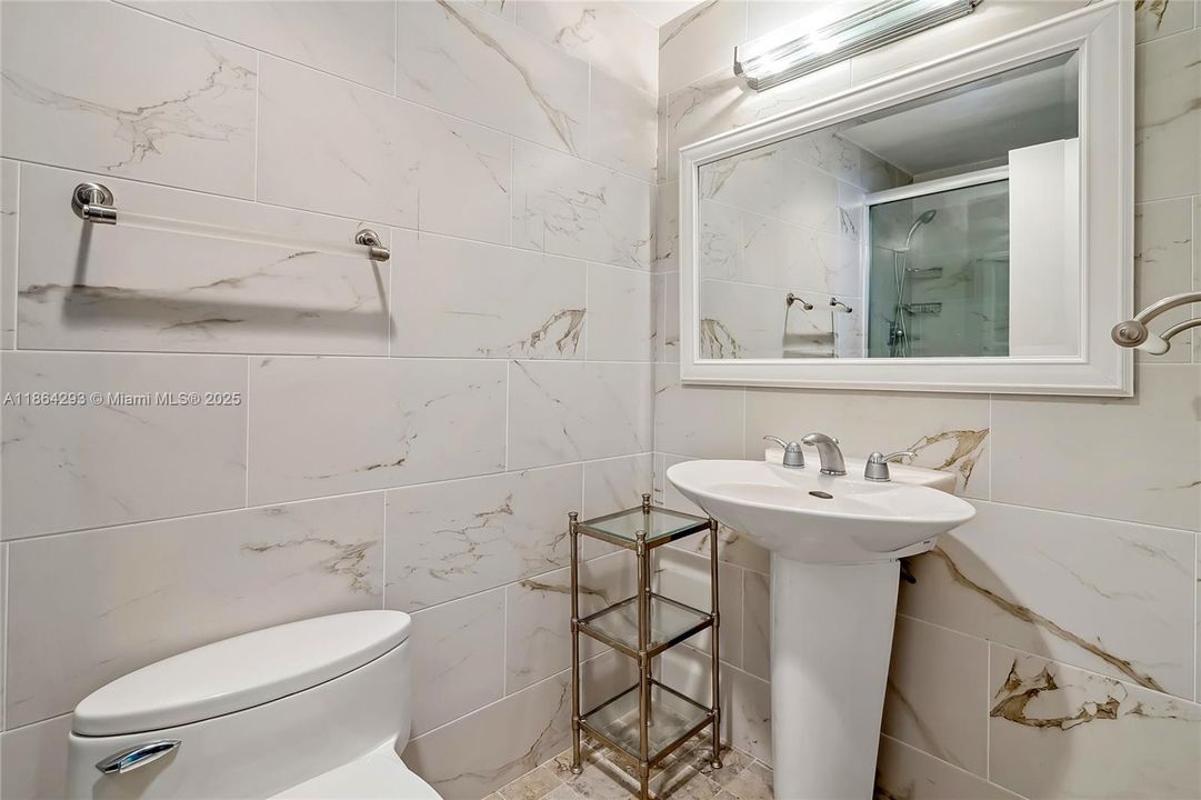 For Sale: $374,870 (2 beds, 2 baths, 1443 Square Feet)