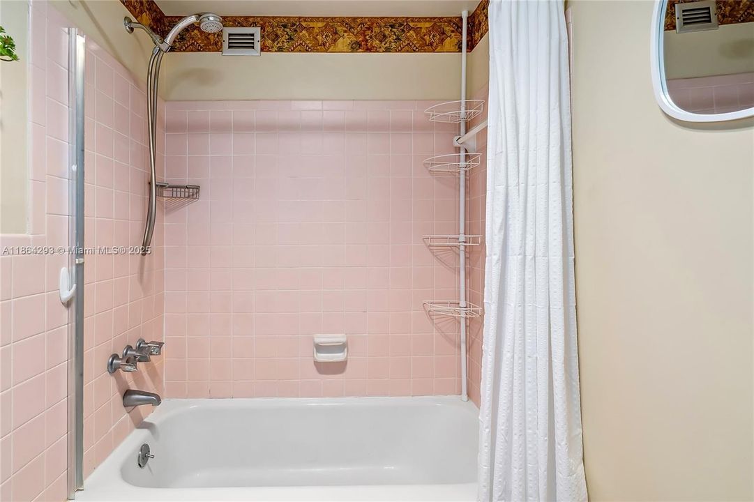 For Sale: $374,870 (2 beds, 2 baths, 1443 Square Feet)