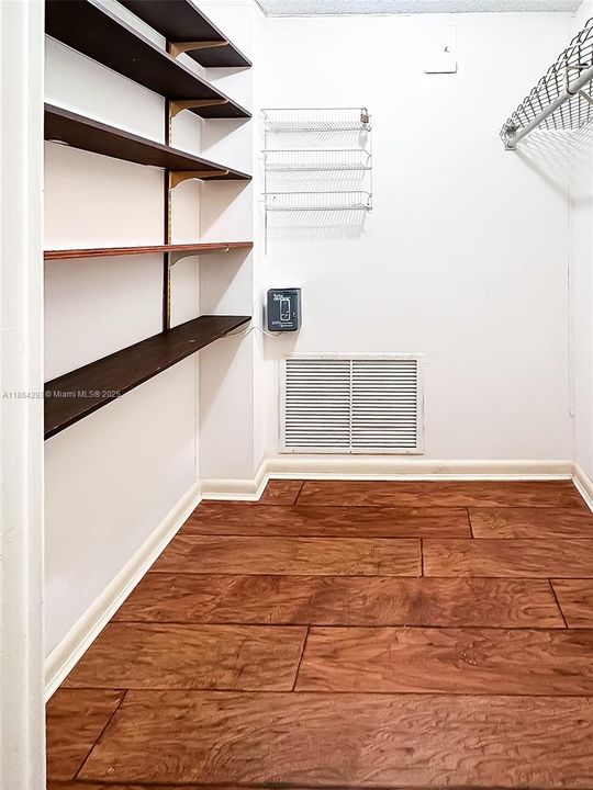 For Sale: $374,870 (2 beds, 2 baths, 1443 Square Feet)