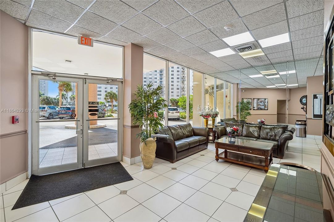 For Sale: $374,870 (2 beds, 2 baths, 1443 Square Feet)