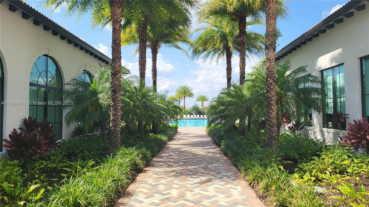 For Rent: $2,500 (3 beds, 2 baths, 1924 Square Feet)